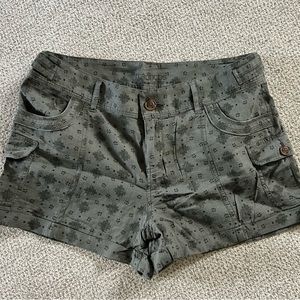 MAURICES olive patterned shorts